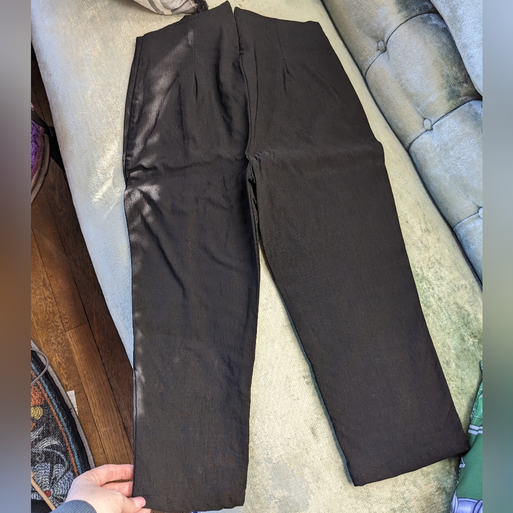 Kiss Me deadly black capris small